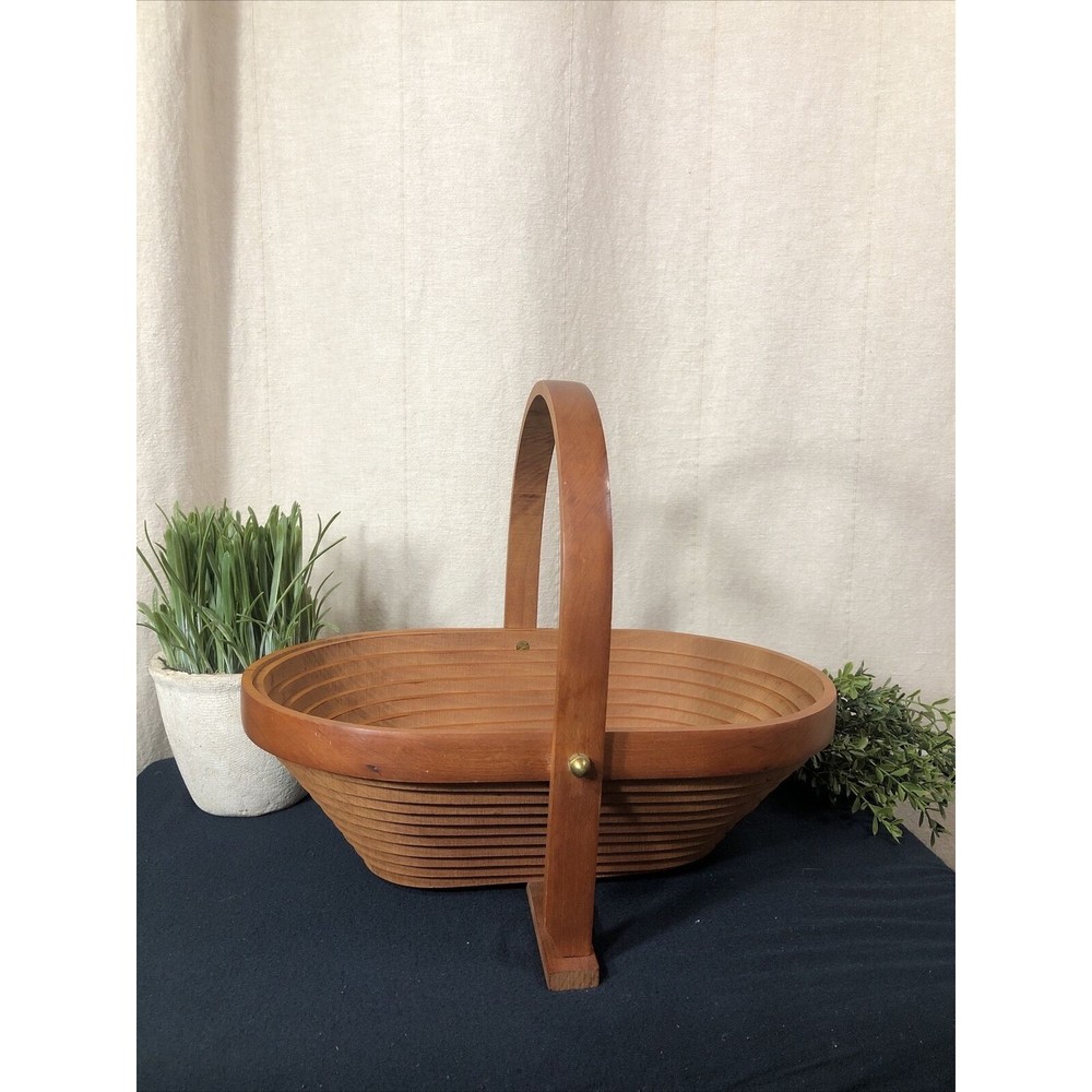 Deep Spring wood collapsible basket to trivet handmade with handle